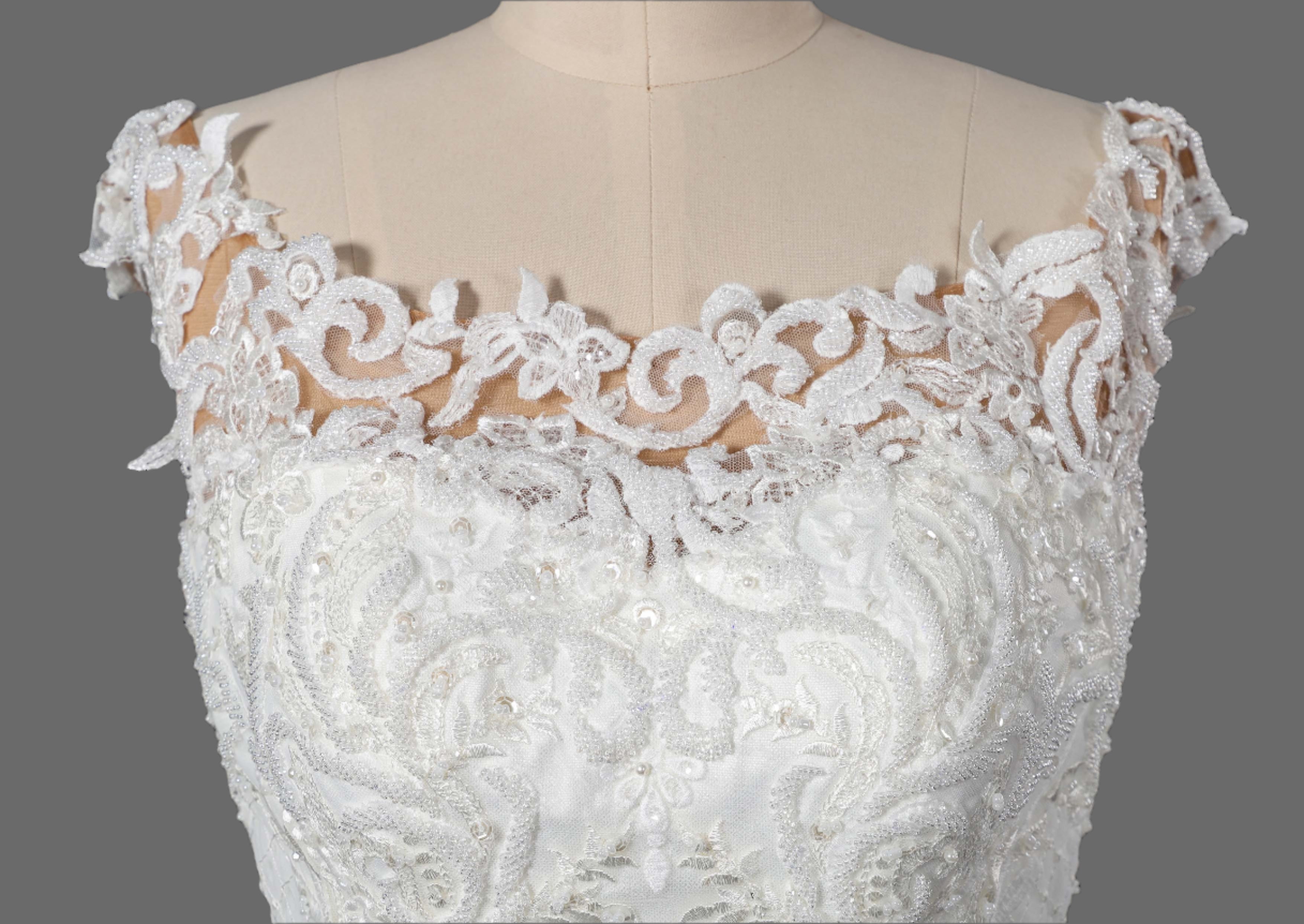 Beaded Lace Applique Tulle Mermaid Wedding Dress