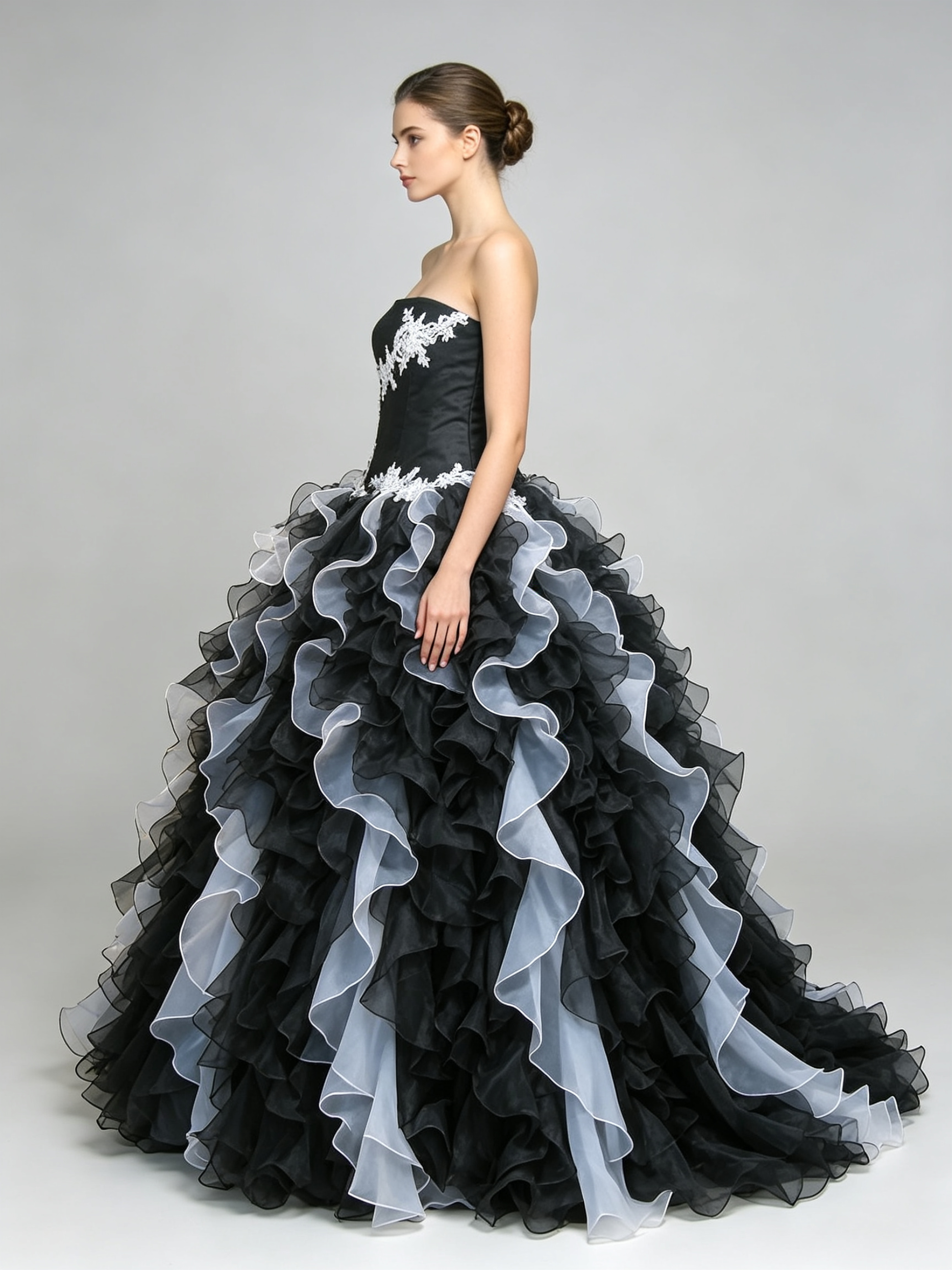 Black and White Ball Gown Quinceanera Dress Strapless Lace Applique Organza Ruffle Prom Gothic Wedding Formal Gown