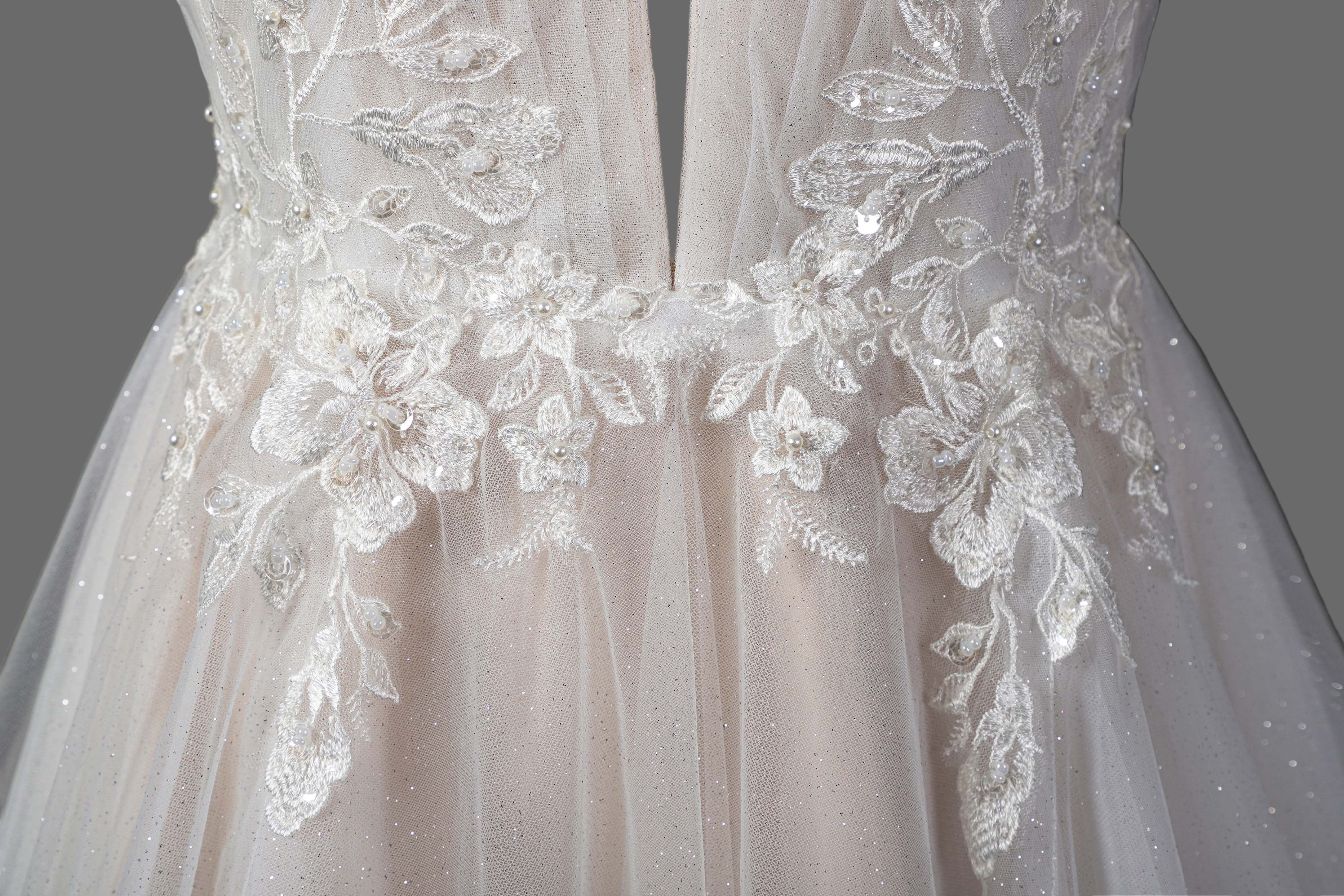 Ethereal V-Neck Ballgown Wedding Dress with Detachable Off-Shoulder Tulle Sleeves