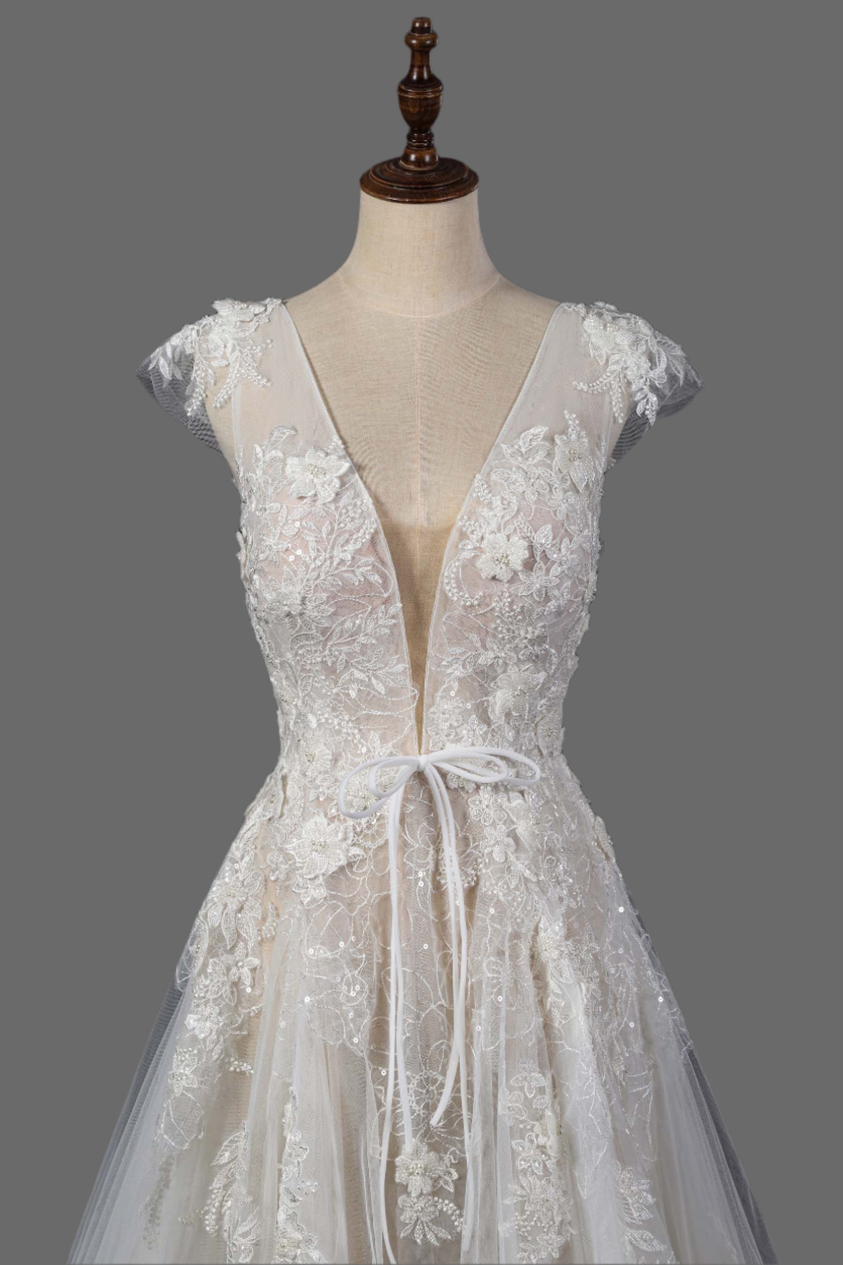 Exquisite A-Line Tulle 3D Floral Lace Wedding Dress - Elegant Bridal Gown