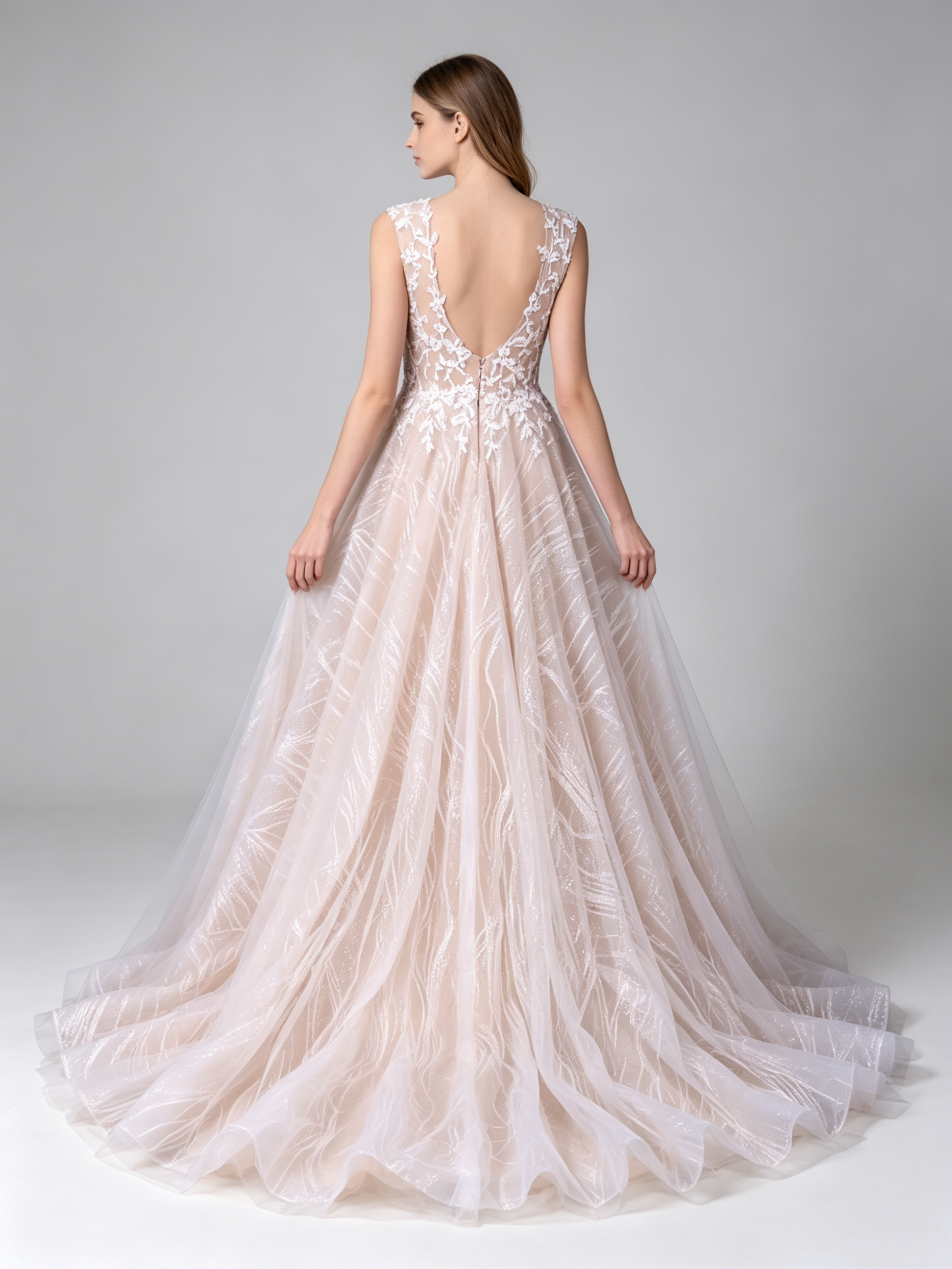 Exquisite A-line Tulle Sleeveless Wedding Dress with Chapel Train