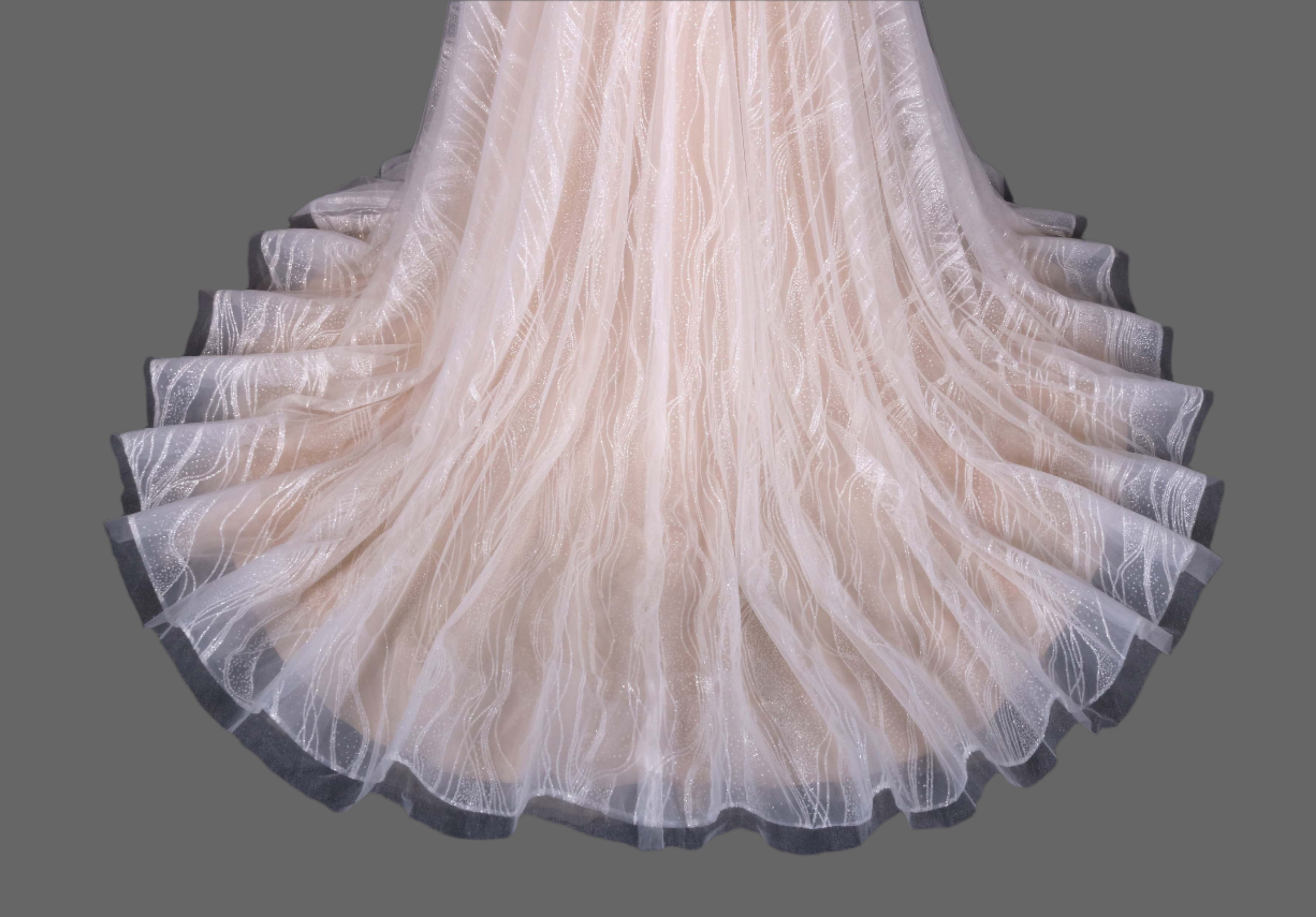 Exquisite A-line Tulle Sleeveless Wedding Dress with Chapel Train