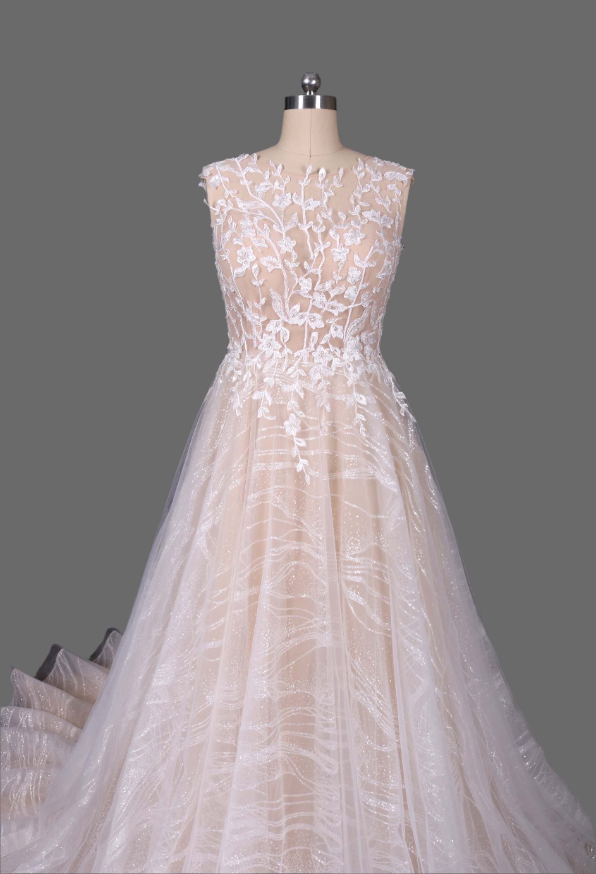 Exquisite A-line Tulle Sleeveless Wedding Dress with Chapel Train