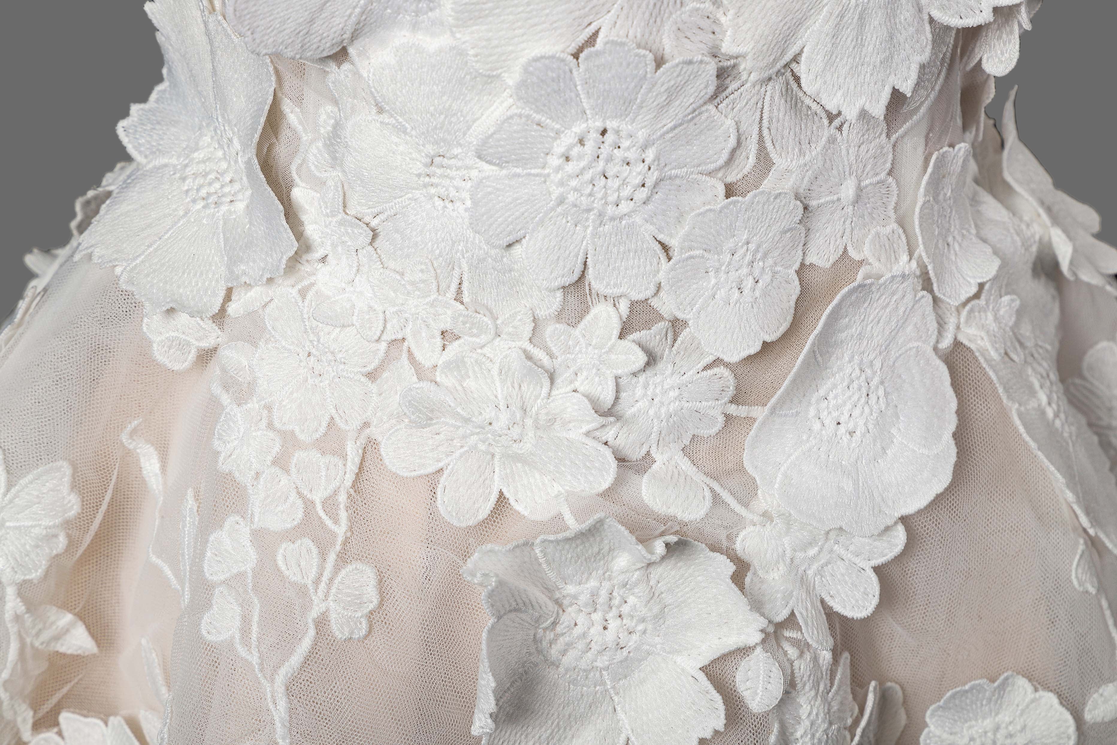 Floral Lace Applique Short Wedding Dress - A-Line Mini Bridal Gown with 3D Flowers