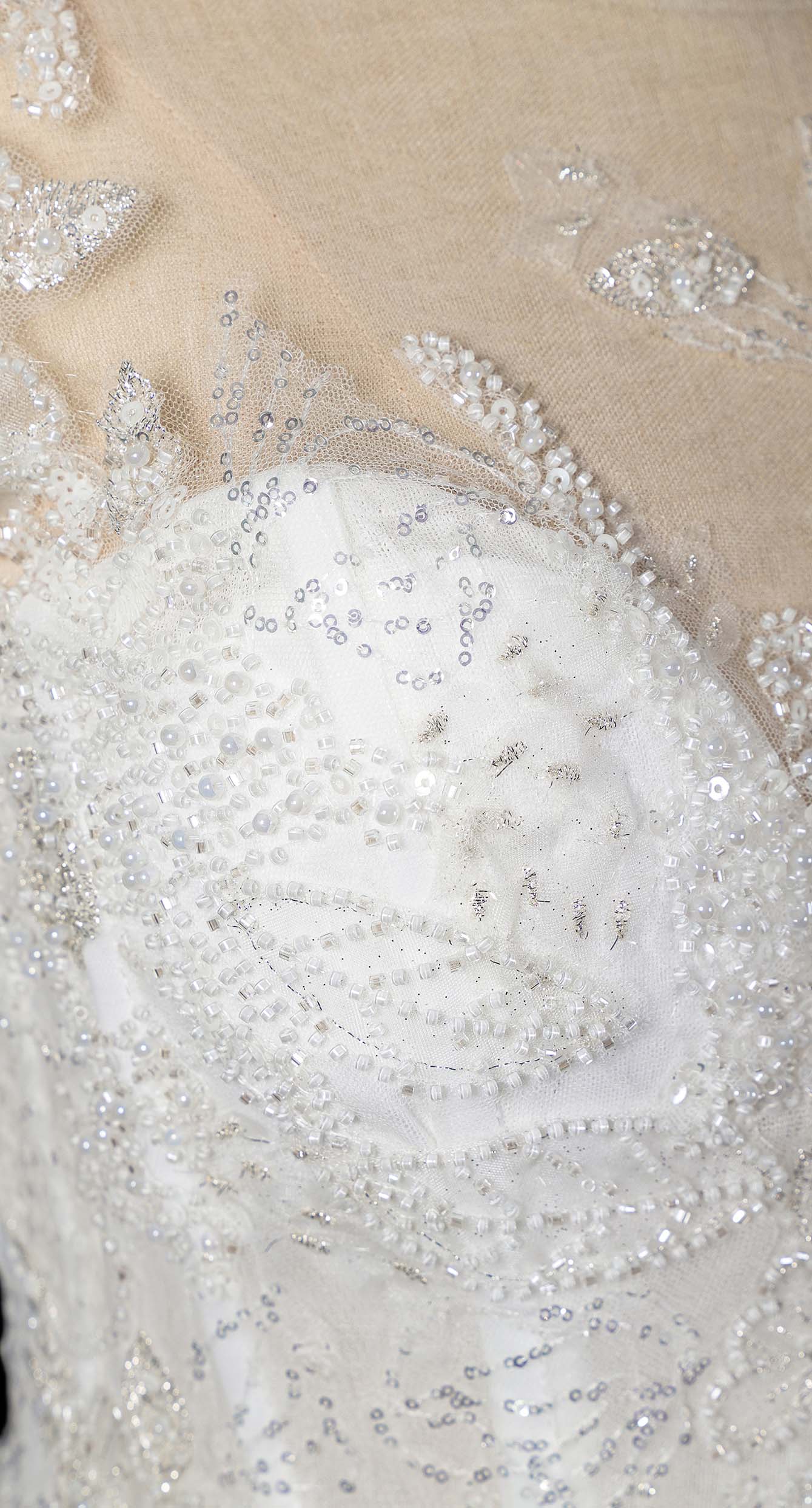 Hot Sale A-Line Tulle Beaded Wedding Dress