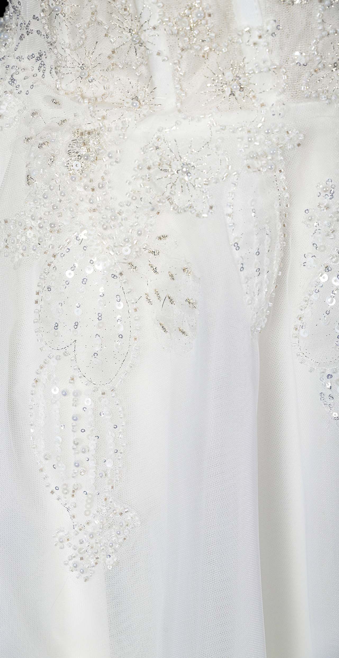 Hot Sale A-Line Tulle Beaded Wedding Dress