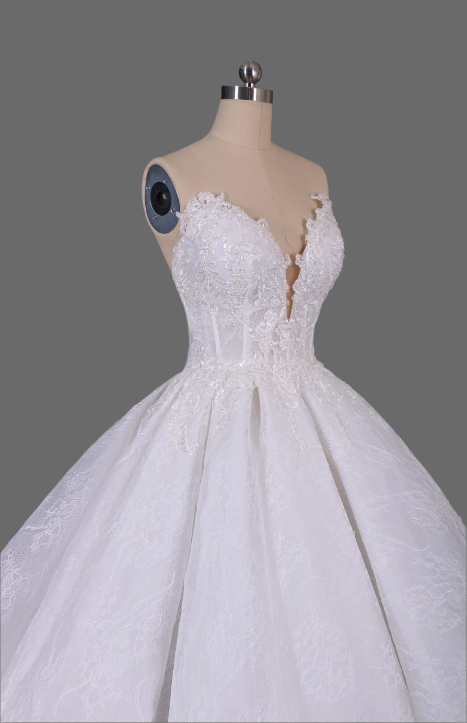 Hot Sale Ball Gown Lace appliques Wedding Dress