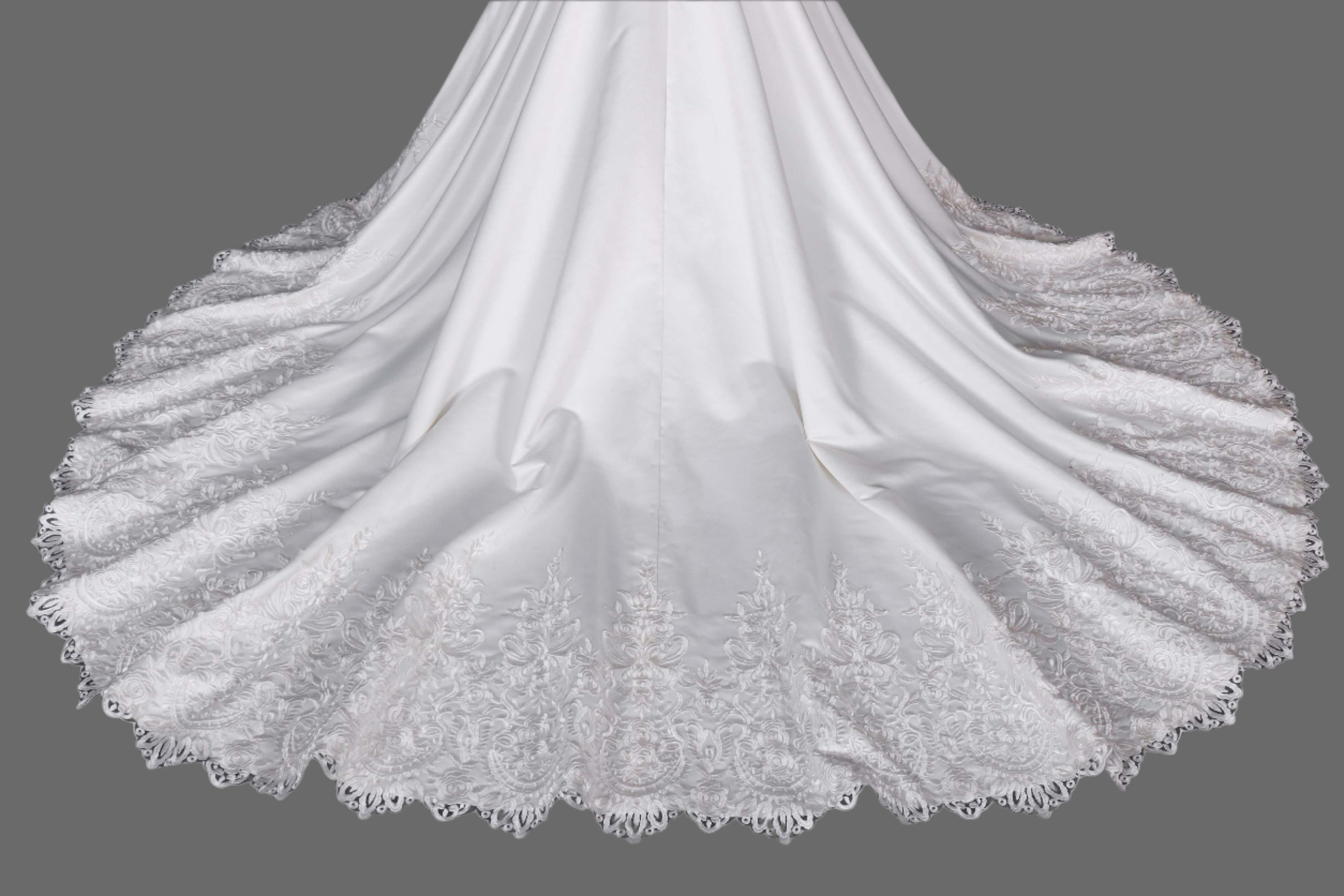 Lace Applique Mermaid Gown with Detachable Train