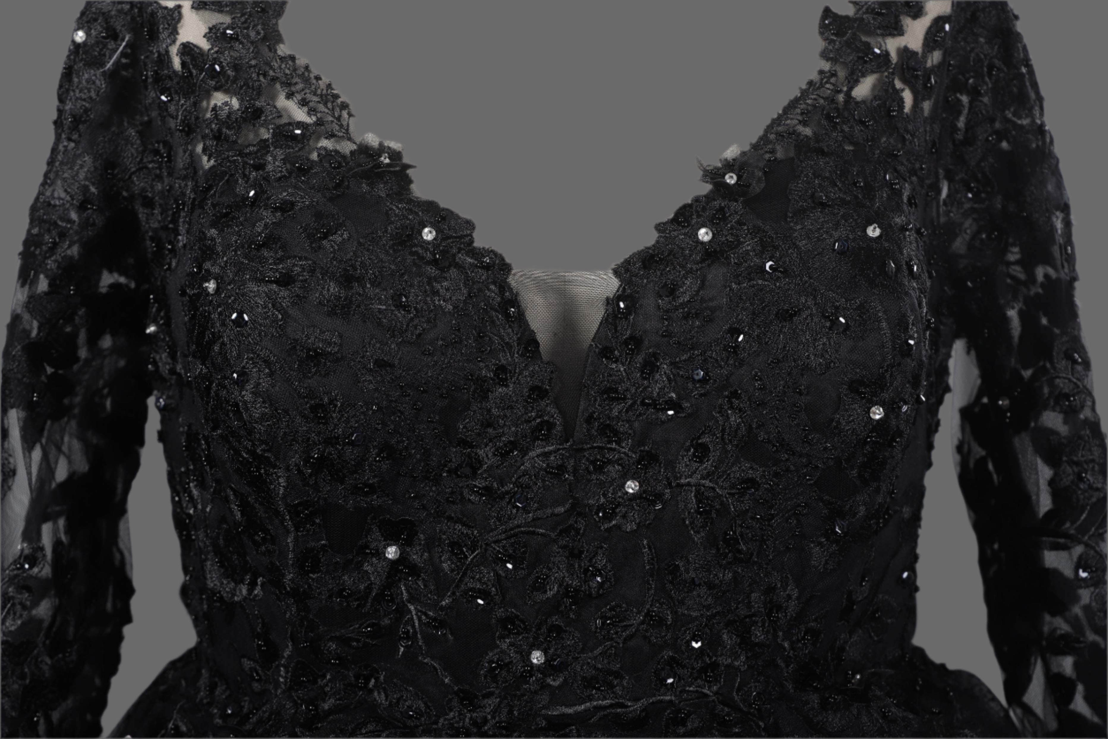 Luxury Black Ball Gown Wedding Dress with Sequins - V-Neck Long Sleeve Lace Appliqué