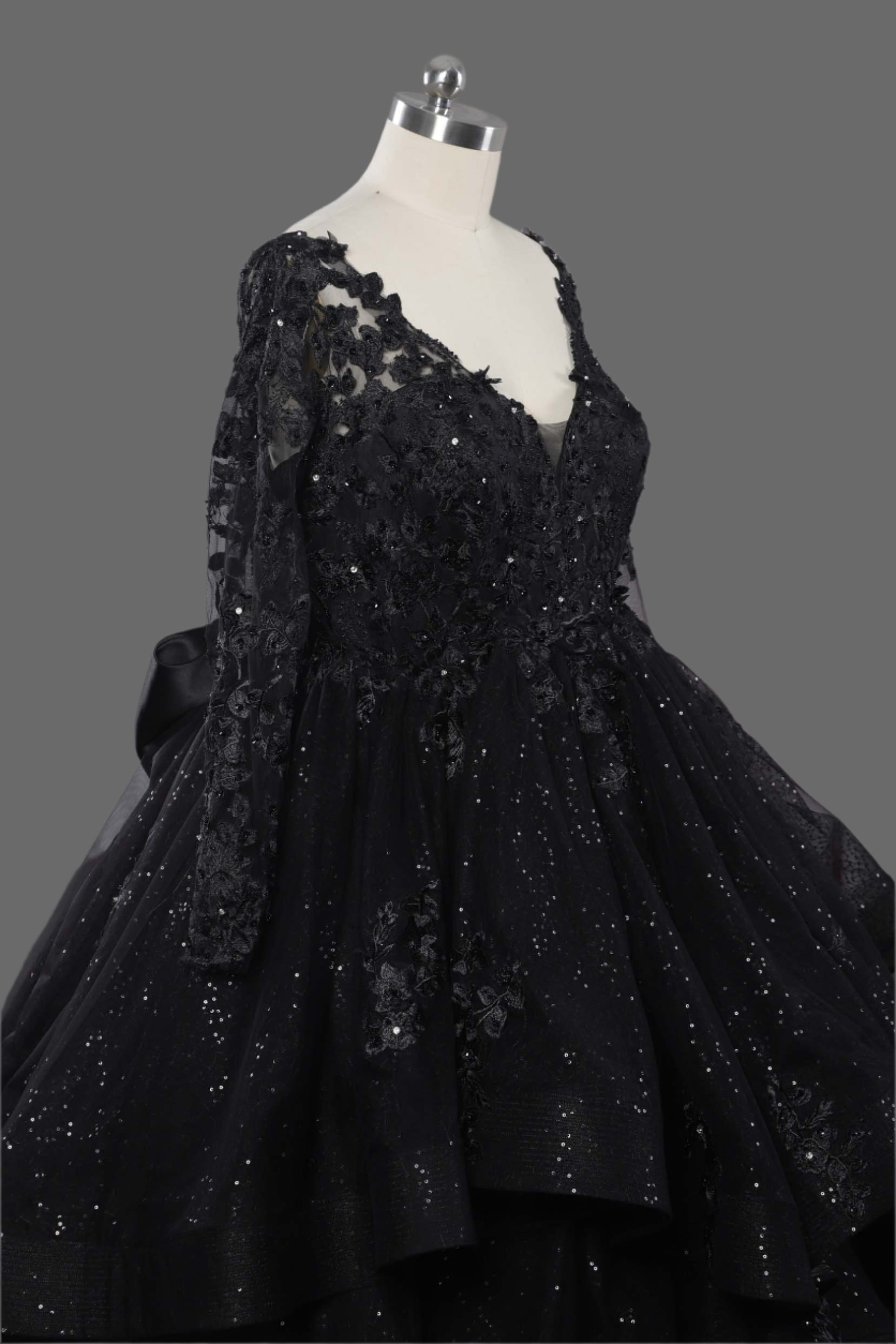 Luxury Black Ball Gown Wedding Dress with Sequins - V-Neck Long Sleeve Lace Appliqué