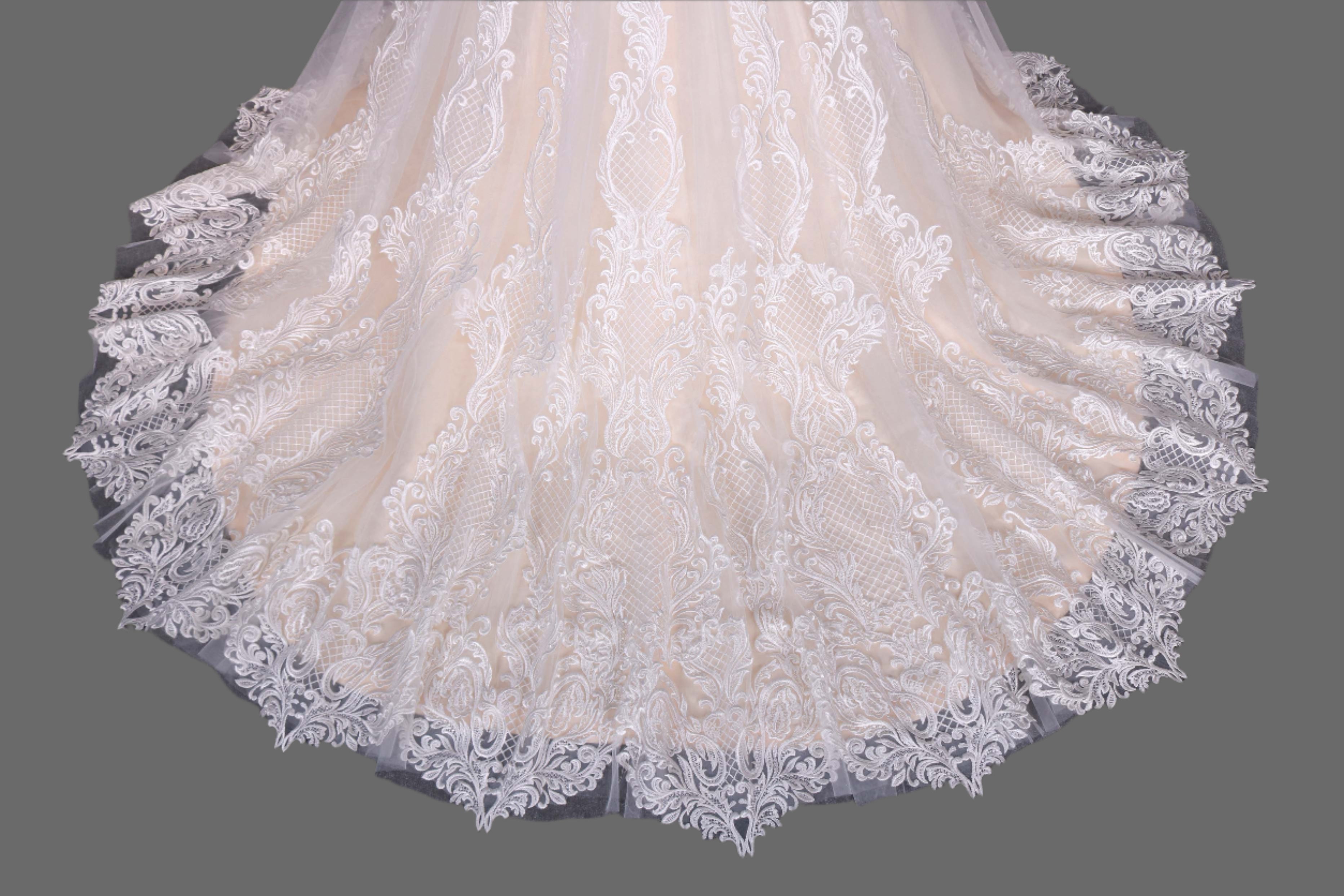 Plunge Neckline Mermaid Strapless Wedding Dress