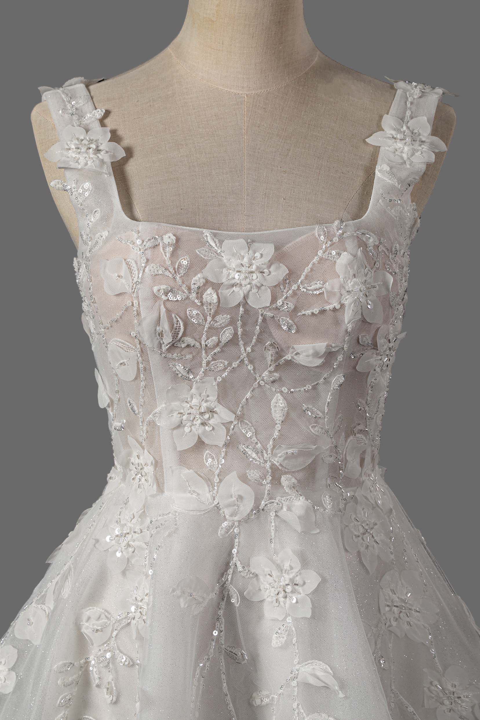 Romantic Ivory Ballgown with Floral Lace Appliqués and Square Neckline