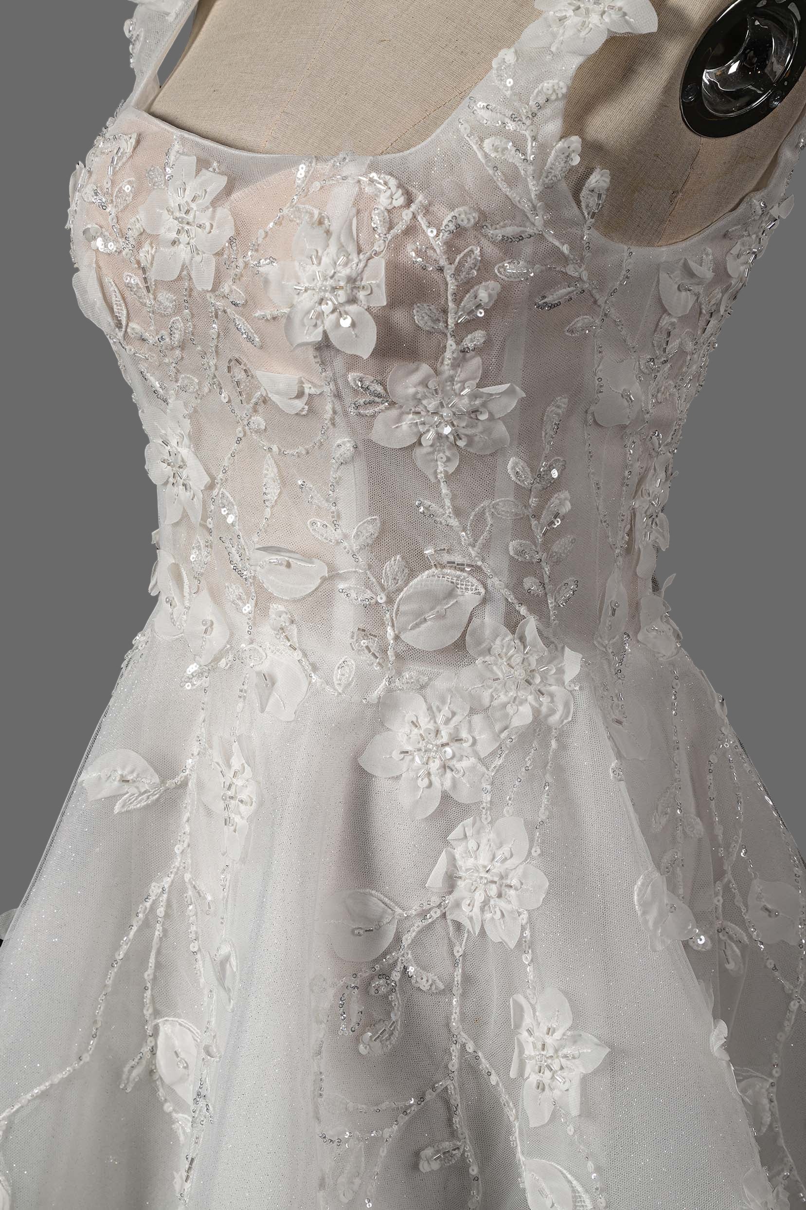 Romantic Ivory Ballgown with Floral Lace Appliqués and Square Neckline