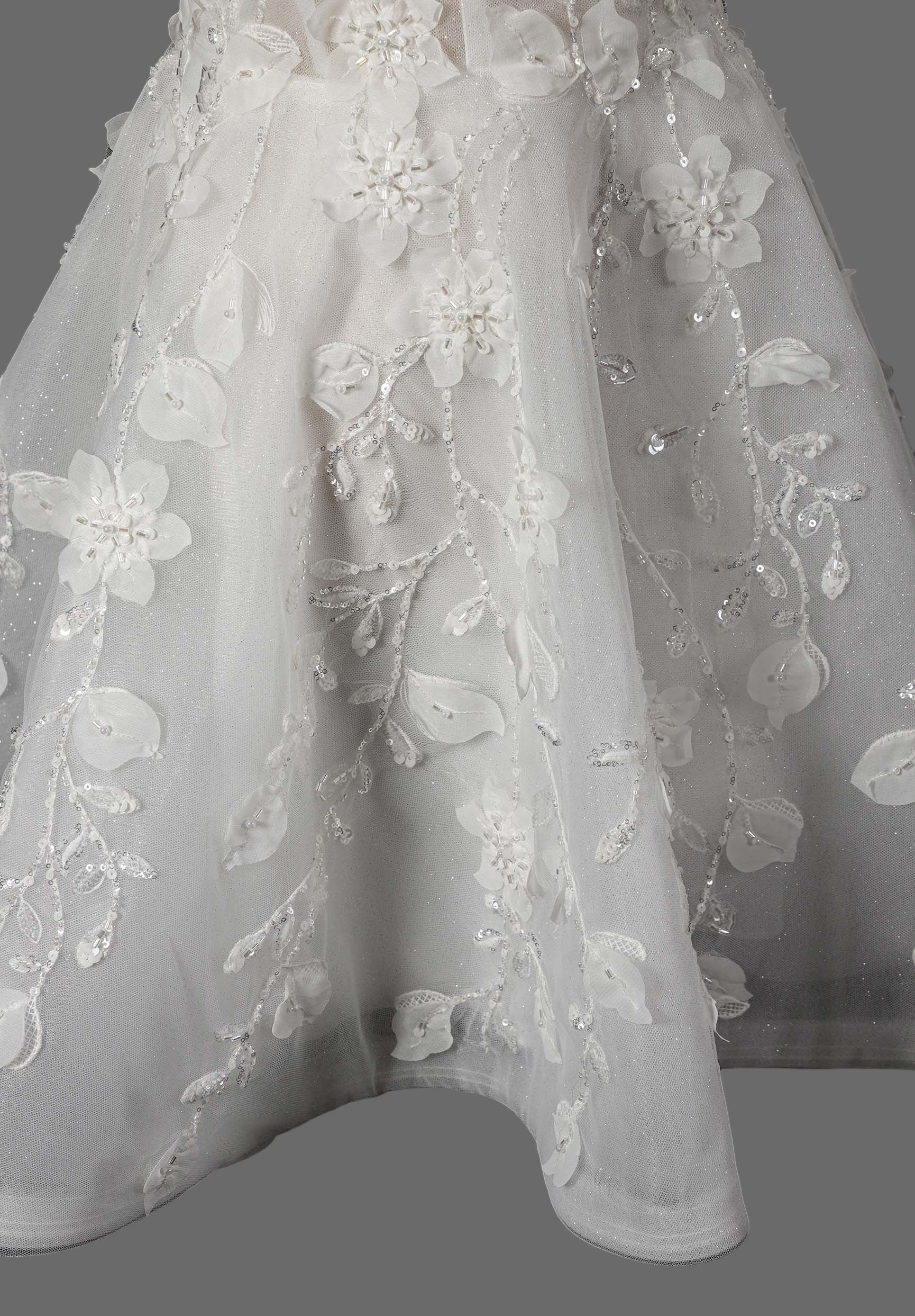 Romantic Ivory Ballgown with Floral Lace Appliqués and Square Neckline