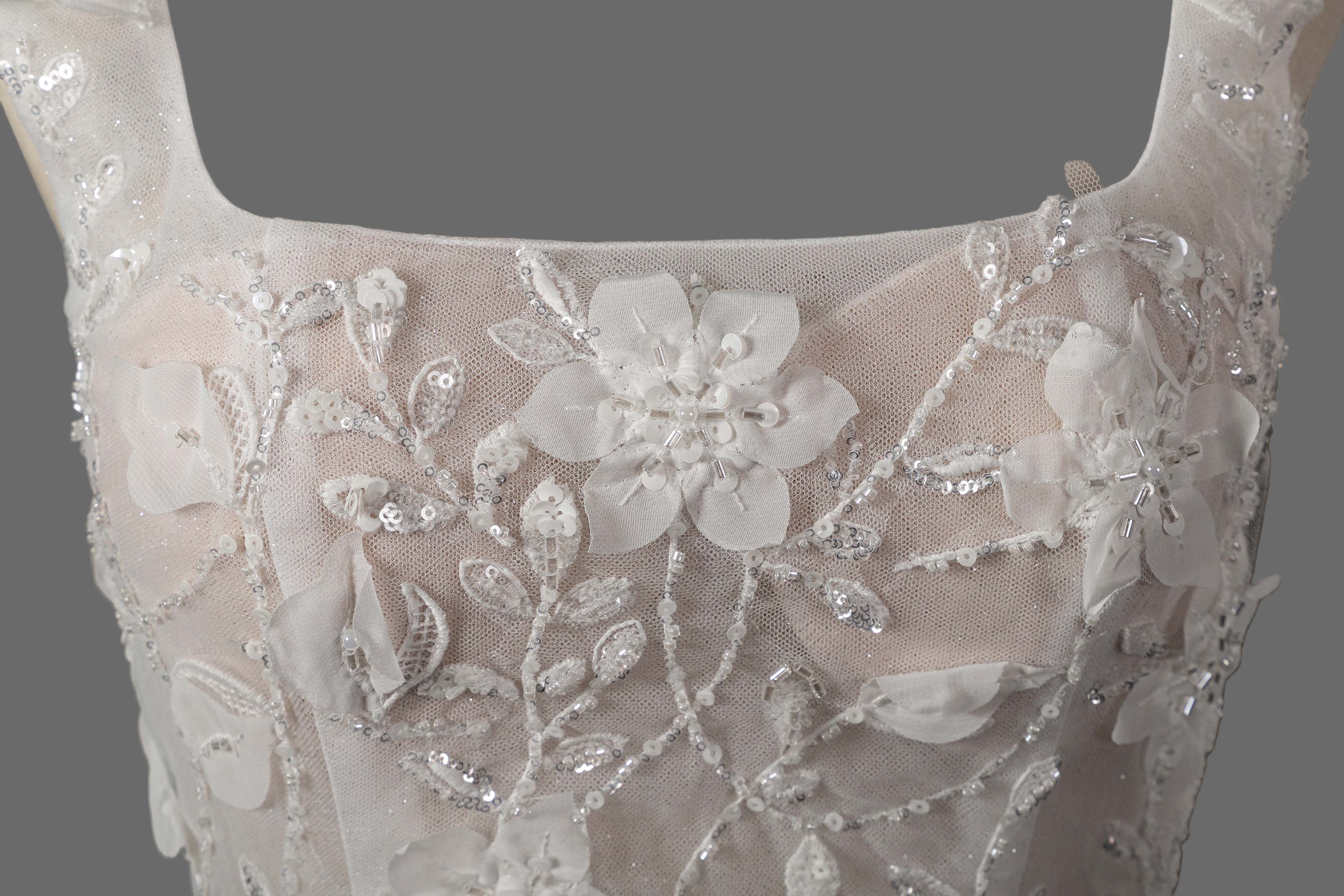 Romantic Ivory Ballgown with Floral Lace Appliqués and Square Neckline