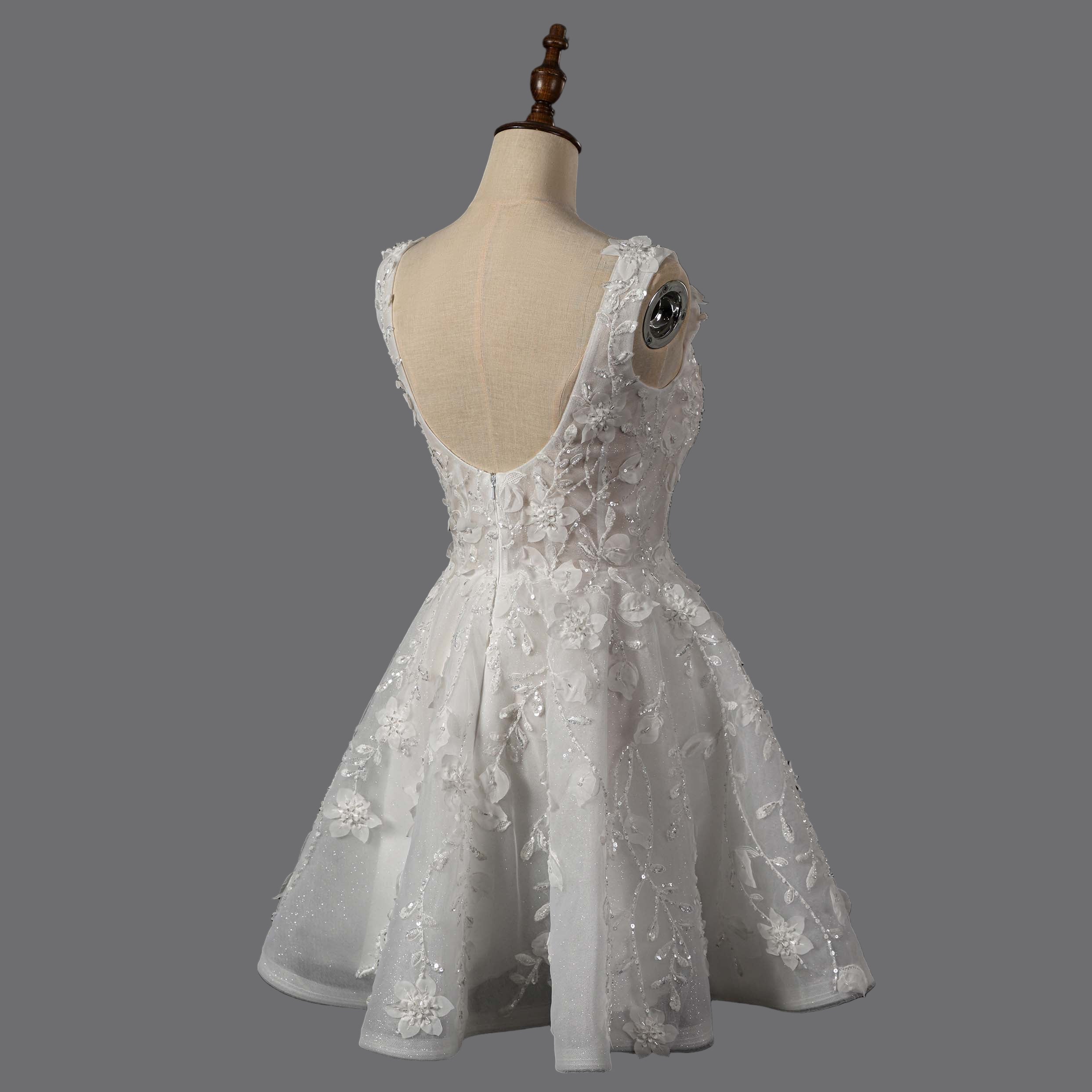 Romantic Ivory Ballgown with Floral Lace Appliqués and Square Neckline
