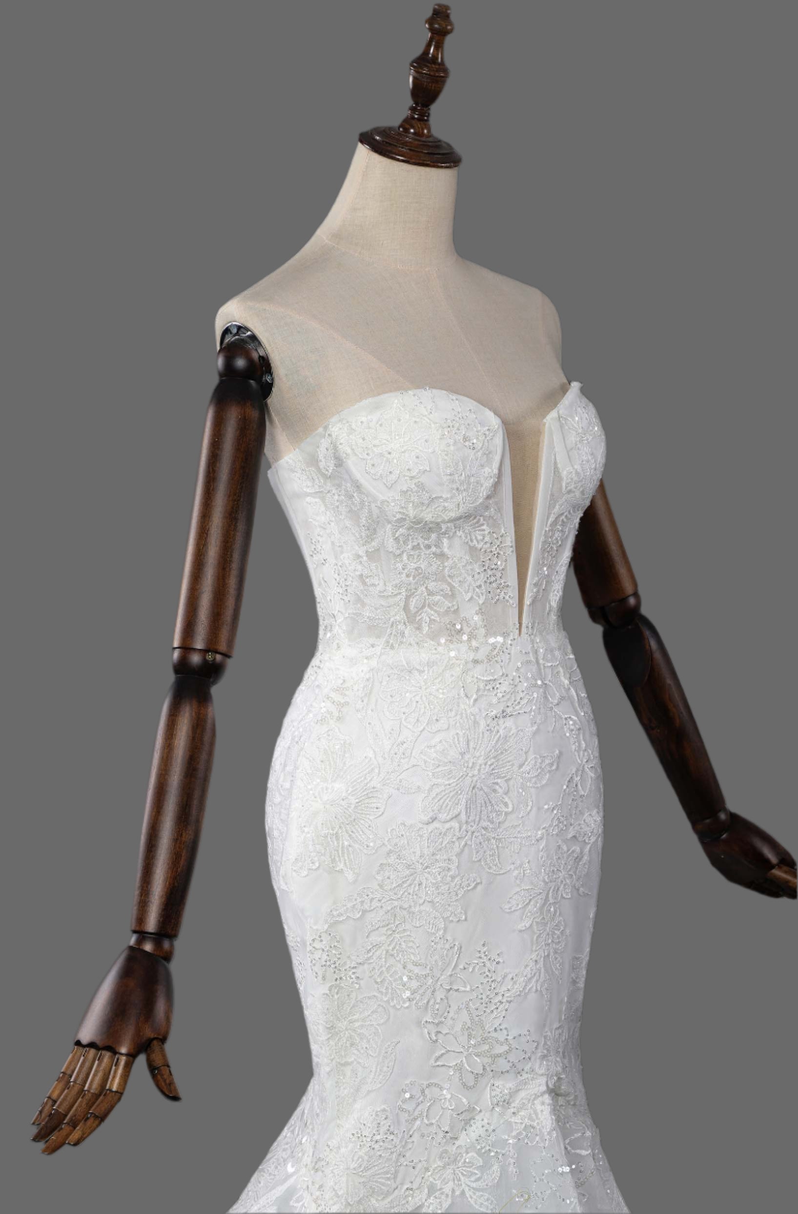 Trumpet-Mermaid Court Train Lace Tulle Wedding Dress