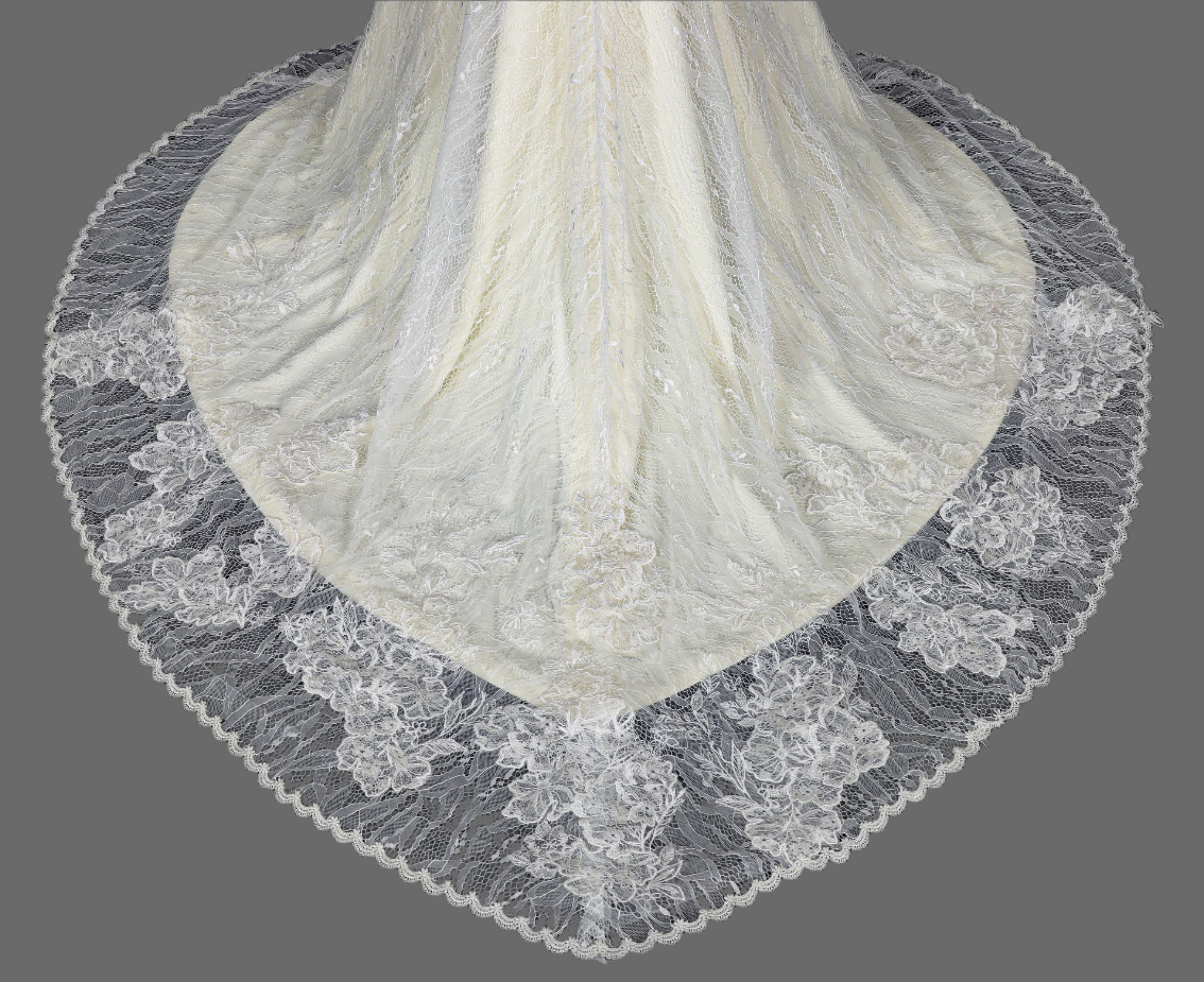 Trumpet-Mermaid Court Train Lace Wedding Dress With Long Sleeves