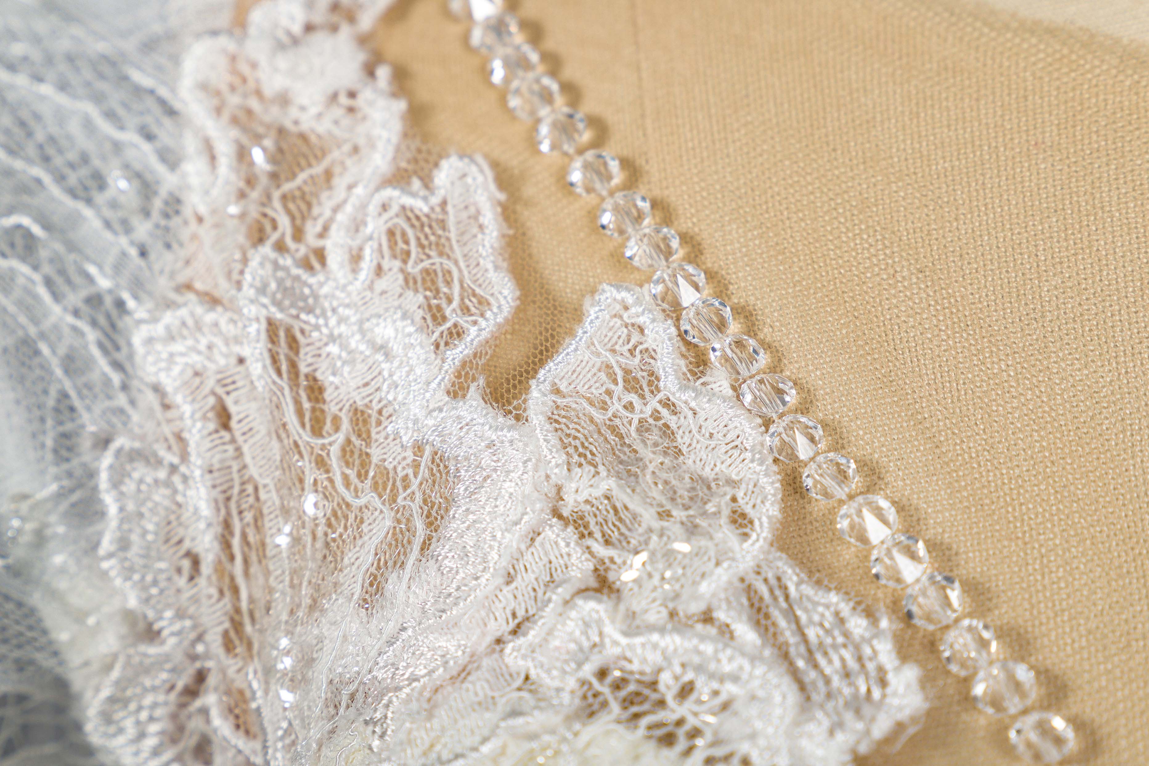 Trumpet-Mermaid Court Train Lace Wedding Dress With Long Sleeves